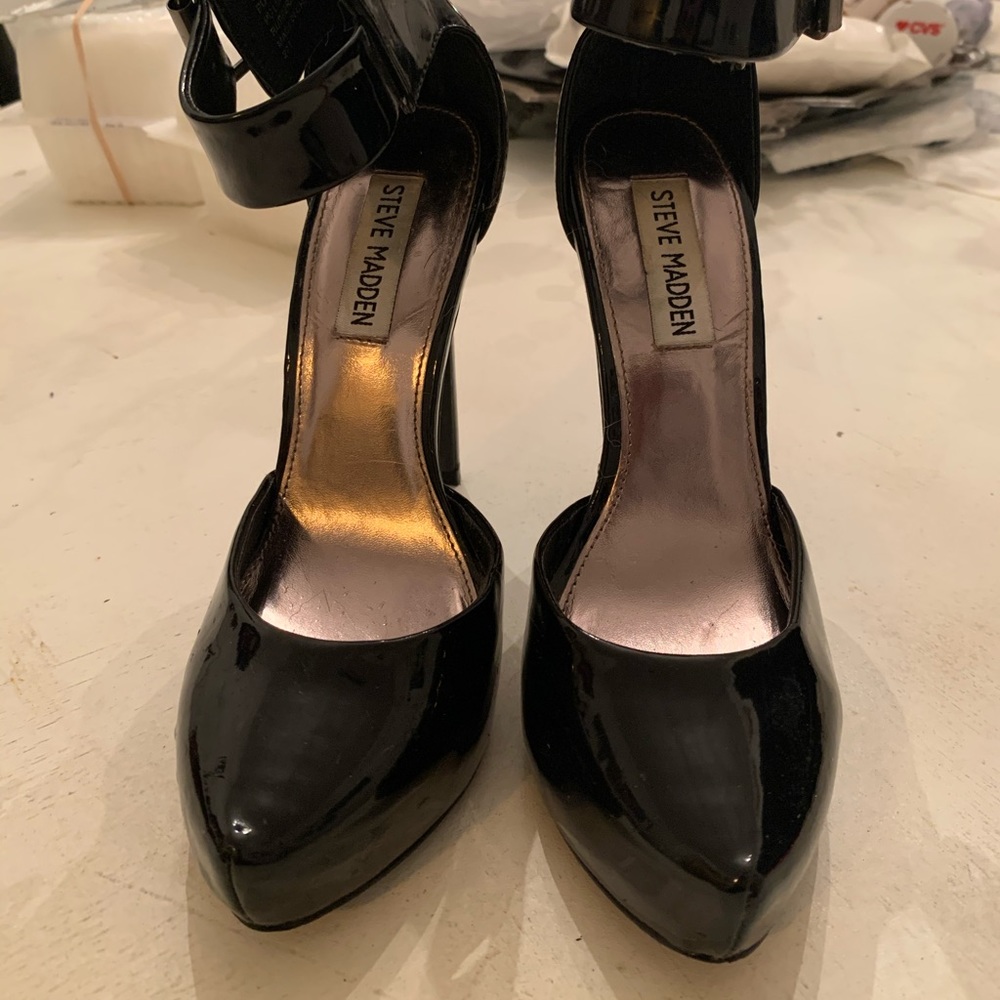 Steve Madden SHYYY black strappy heels sz 7
